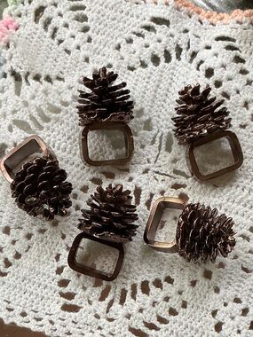 Pinecone Decorative Holiday Napkin Rings Lot of 5